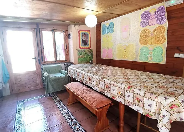 Casa Rural: La Casa Magica De Gredos Мадригаль-де-ла-Вера