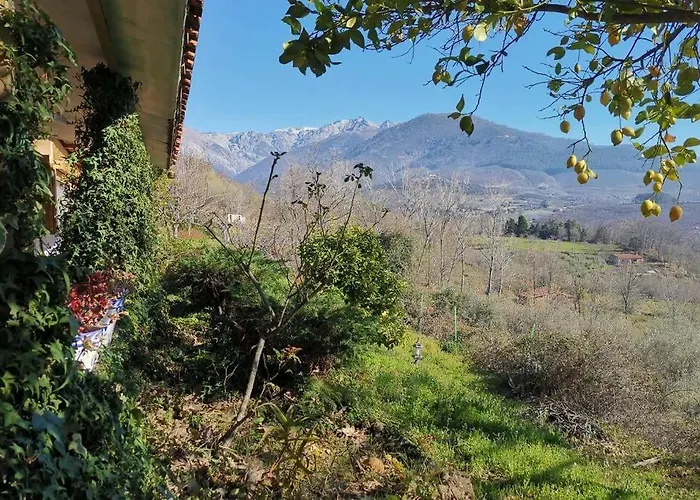 Casa Rural: La Casa Mágica De Gredos Madrigal de la Vera